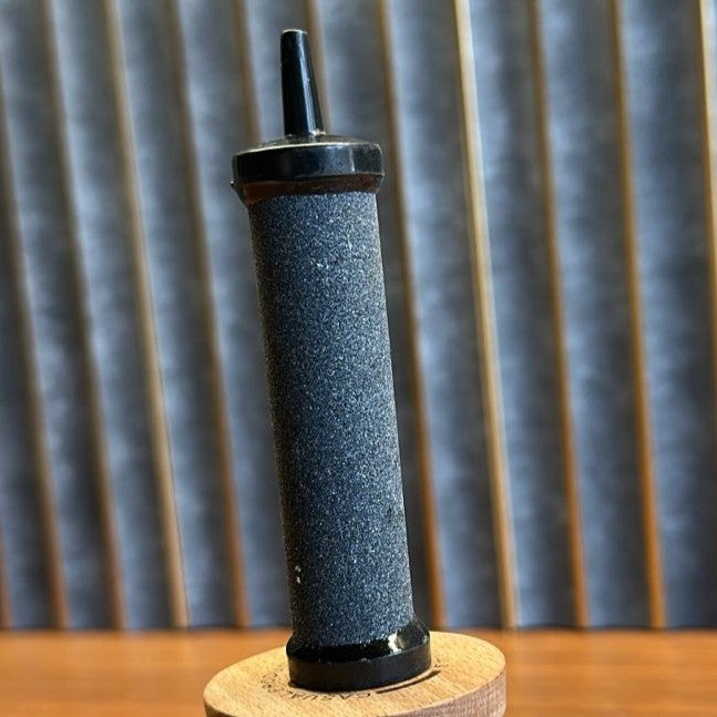 Cylinder Aquarium Air Stone with Plastic (8 x 2 cm) – High-Efficiency Bubble Diffuser