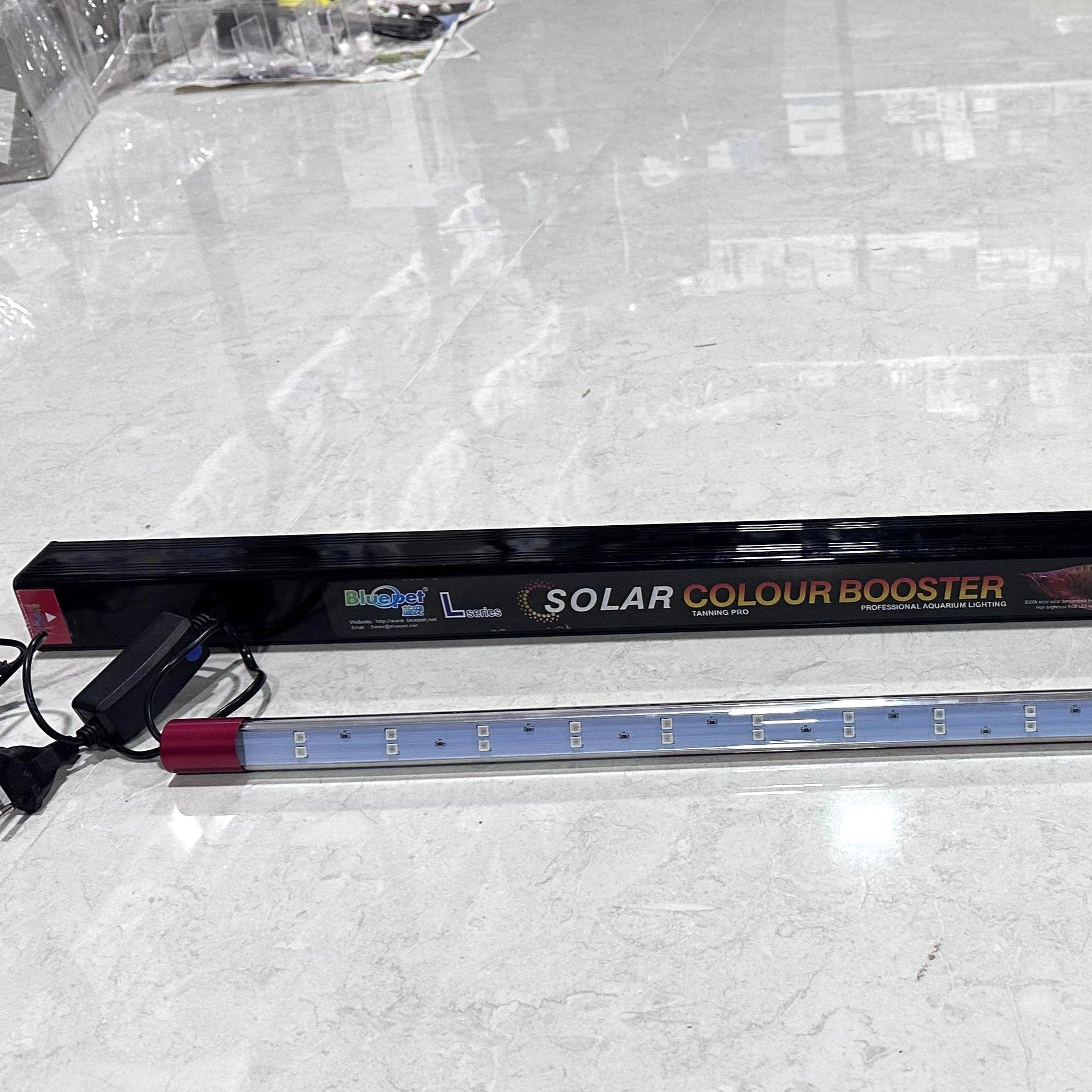 Bluepet T8-L100 Solar Colour Booster LED Light (92 cm)