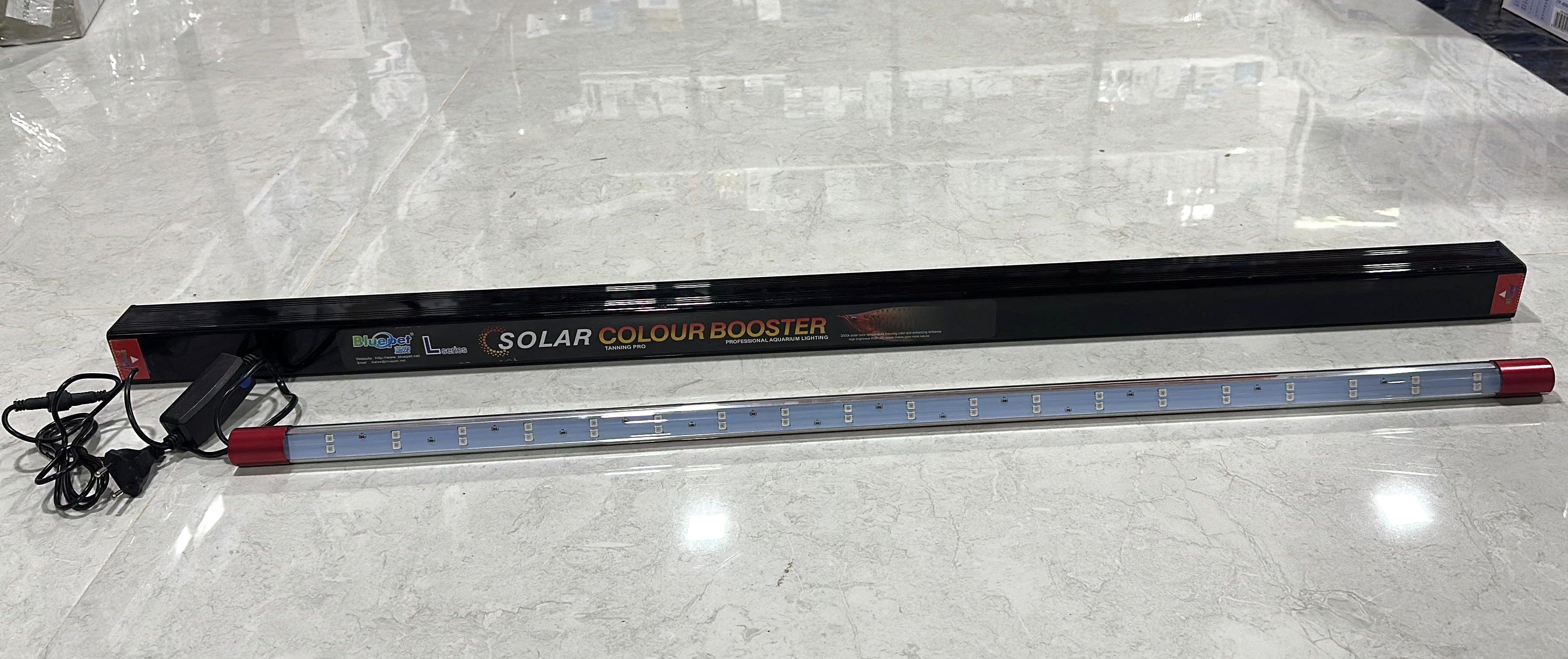 Bluepet T8-L100 Solar Colour Booster LED Light (92 cm)
