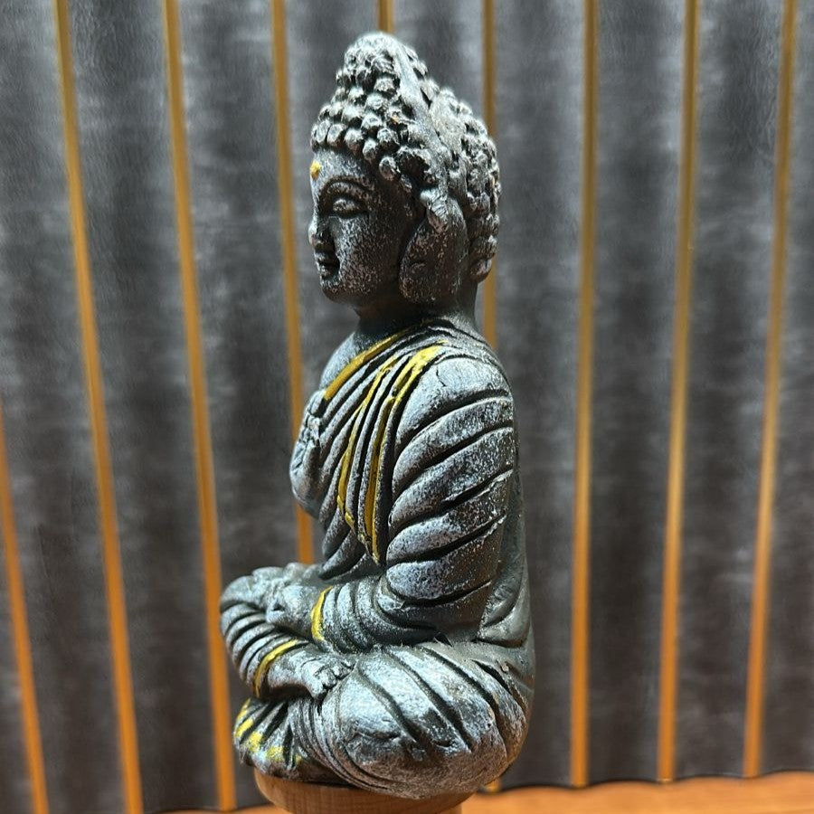 Meditating Buddha Aquarium Decoration (13 x 8 cm) – Grey & Gold Zen Ornament - 3