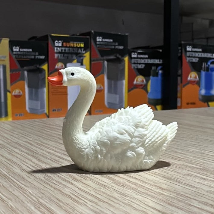 Elegant Ceramic Swan Aquarium Ornament (6 x 4.5 cm)