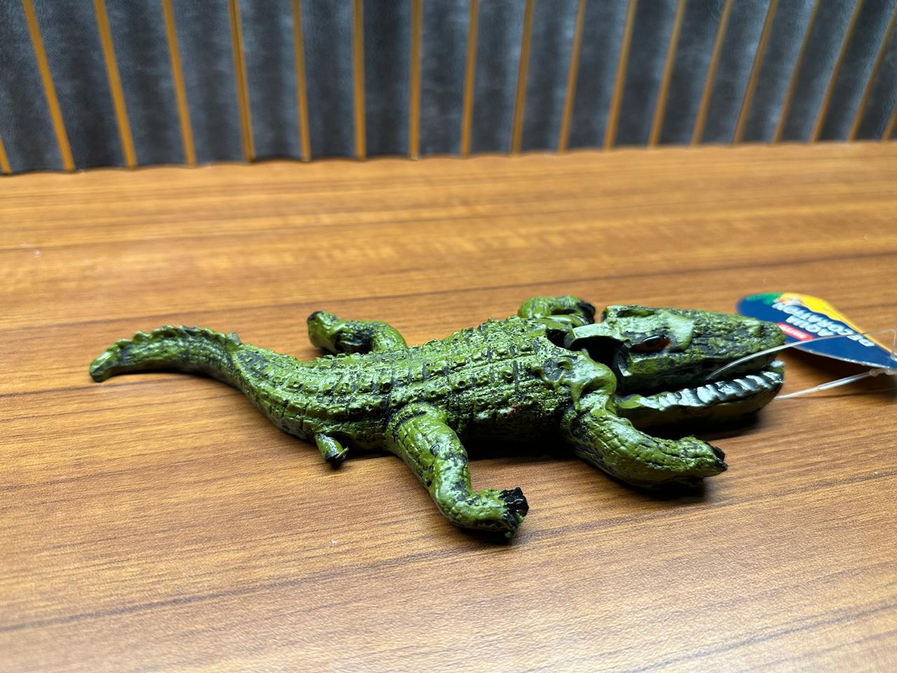 Crocodile Aquarium Decoration (20cm) – Air-Driven Moving Ornament - 2