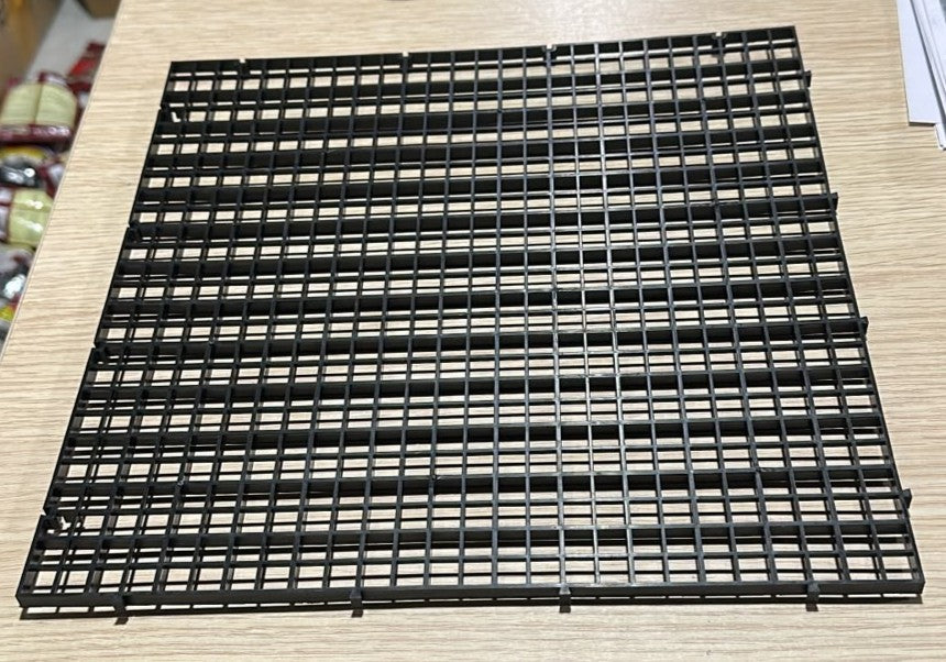 Egg Tray or Aquarium Fish Tank Bottom (Black Color 30 x 30 cm)